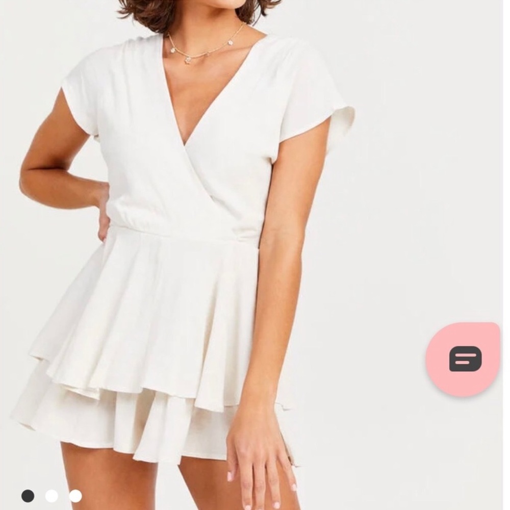 Altar'd State Cream Flutter Sleeve Romper Size Large